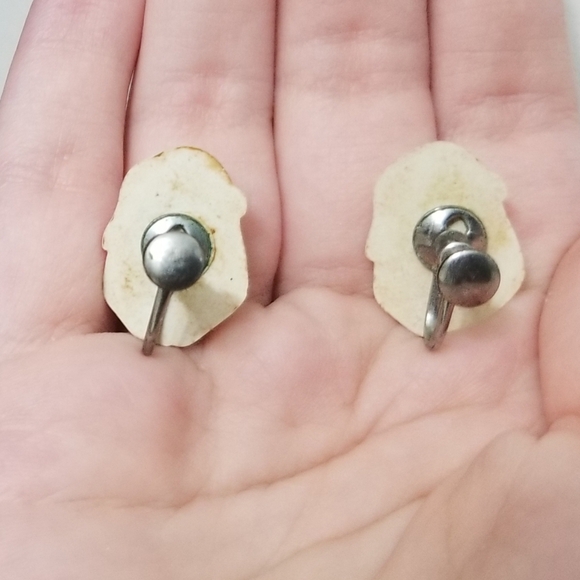 Vintage plastic Santa screw back earrings, VGUC - Picture 6 of 7